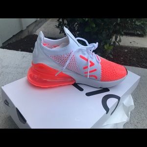 nike air max 270 flyknit crimson pulse/white/crimson pulse/black/black